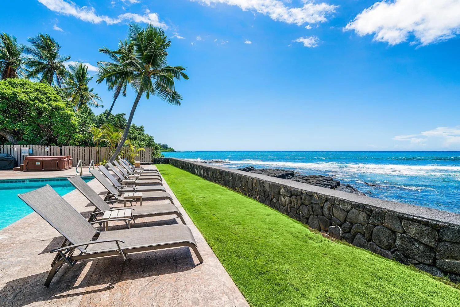 Feriehus Banyan Tree 301: Oceanfront 2/2 Remodeled With Ac Villa Kailua-Kona
