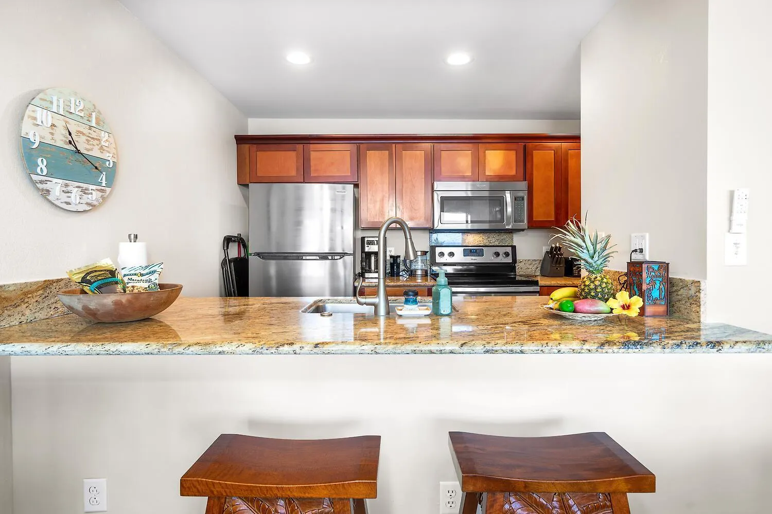 Banyan Tree 301: Oceanfront 2/2 Remodeled With Ac Villa Kailua-Kona Feriehus