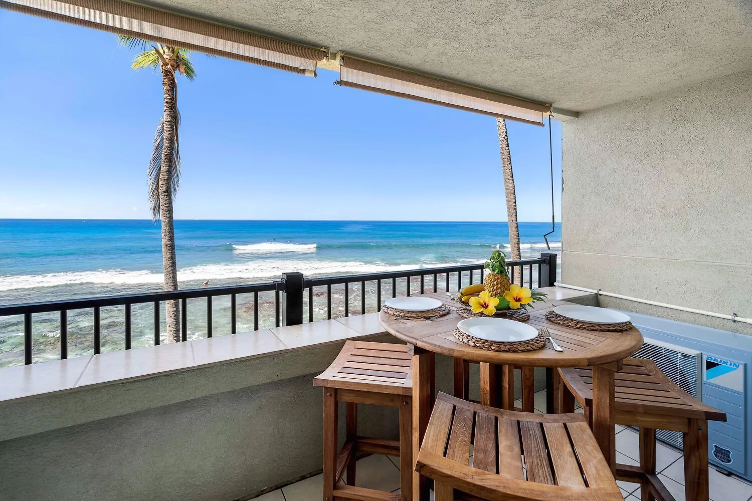 Villa Banyan Tree 301: Oceanfront 2/2 Remodeled With Ac Kailua-Kona