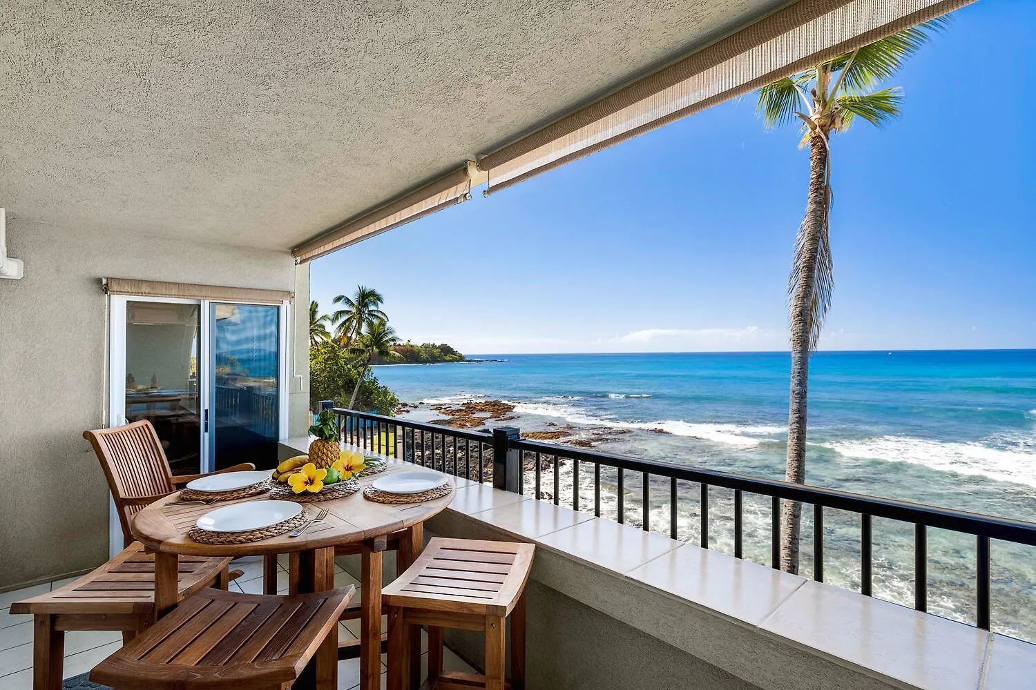 Ferienhaus Villa Banyan Tree 301: Oceanfront 2/2 Remodeled With Ac Kailua-Kona