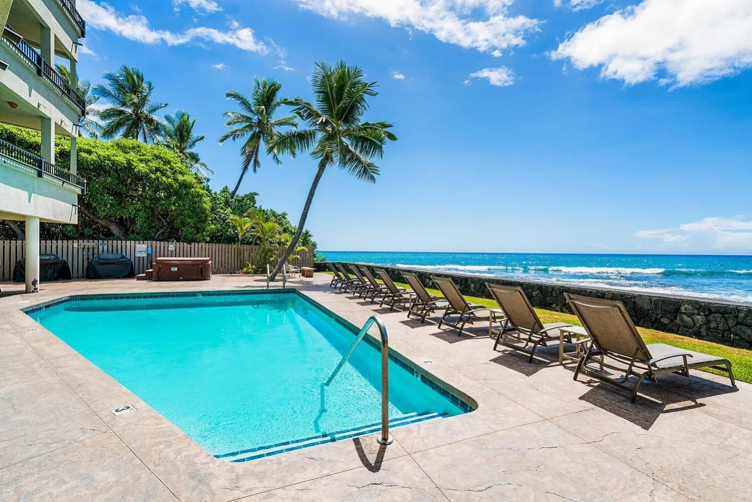Villa Banyan Tree 301: Oceanfront 2/2 Remodeled With Ac Kailua-Kona USA
